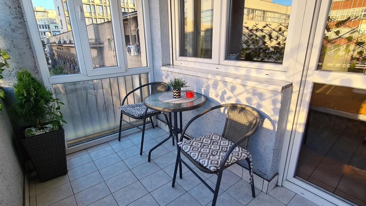 Windows City Apartment Belgrad Zewnętrze zdjęcie